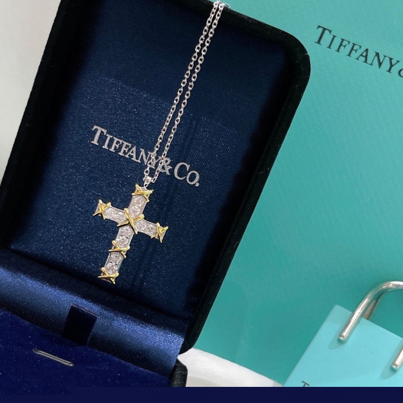 T*f*ny necklaces